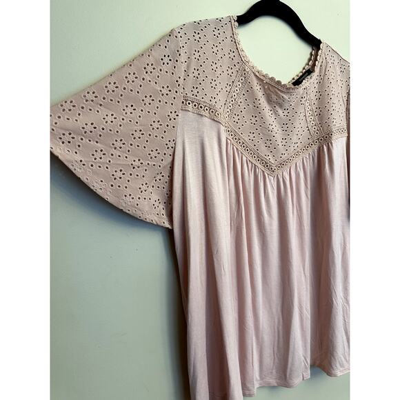 Espresso Blush Pink Eyelet Crochet Boho Top Women’s 1X Flutter Slee - Picture 2 of 6